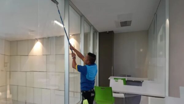 Se busca ayudante de limpieza para condominio