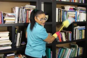 Se necesita personal para limpieza de bibliotecas